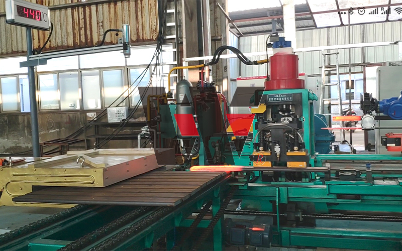 Fully Automatic Variable Cross-Section Rolling Production Line