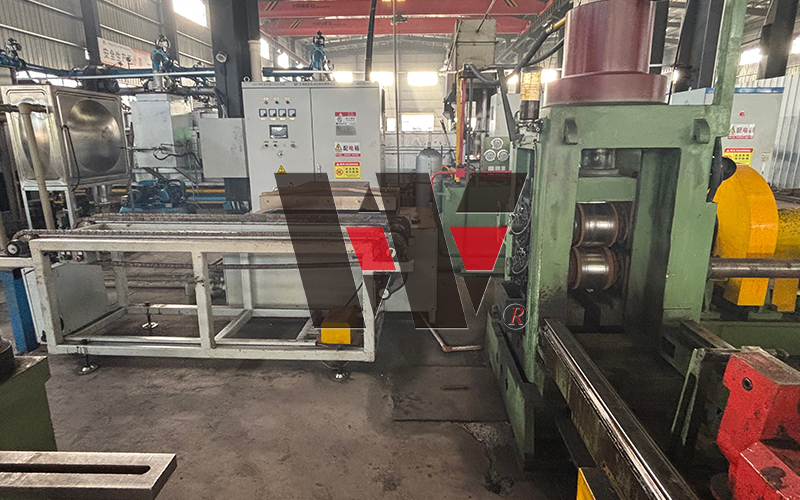 Variable Cross-Section Rolling Mill
